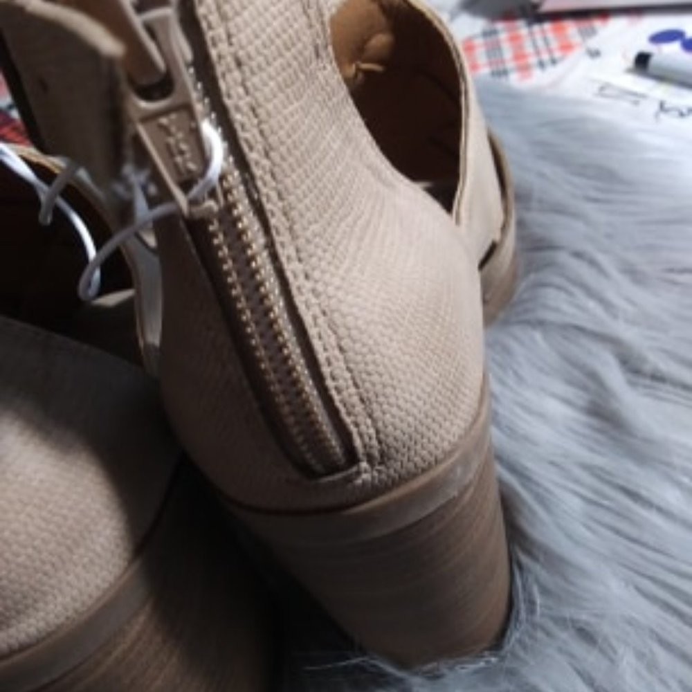 Womens Auburn Faux Leather Open Toe Stacked Heel - Picture 5 of 6